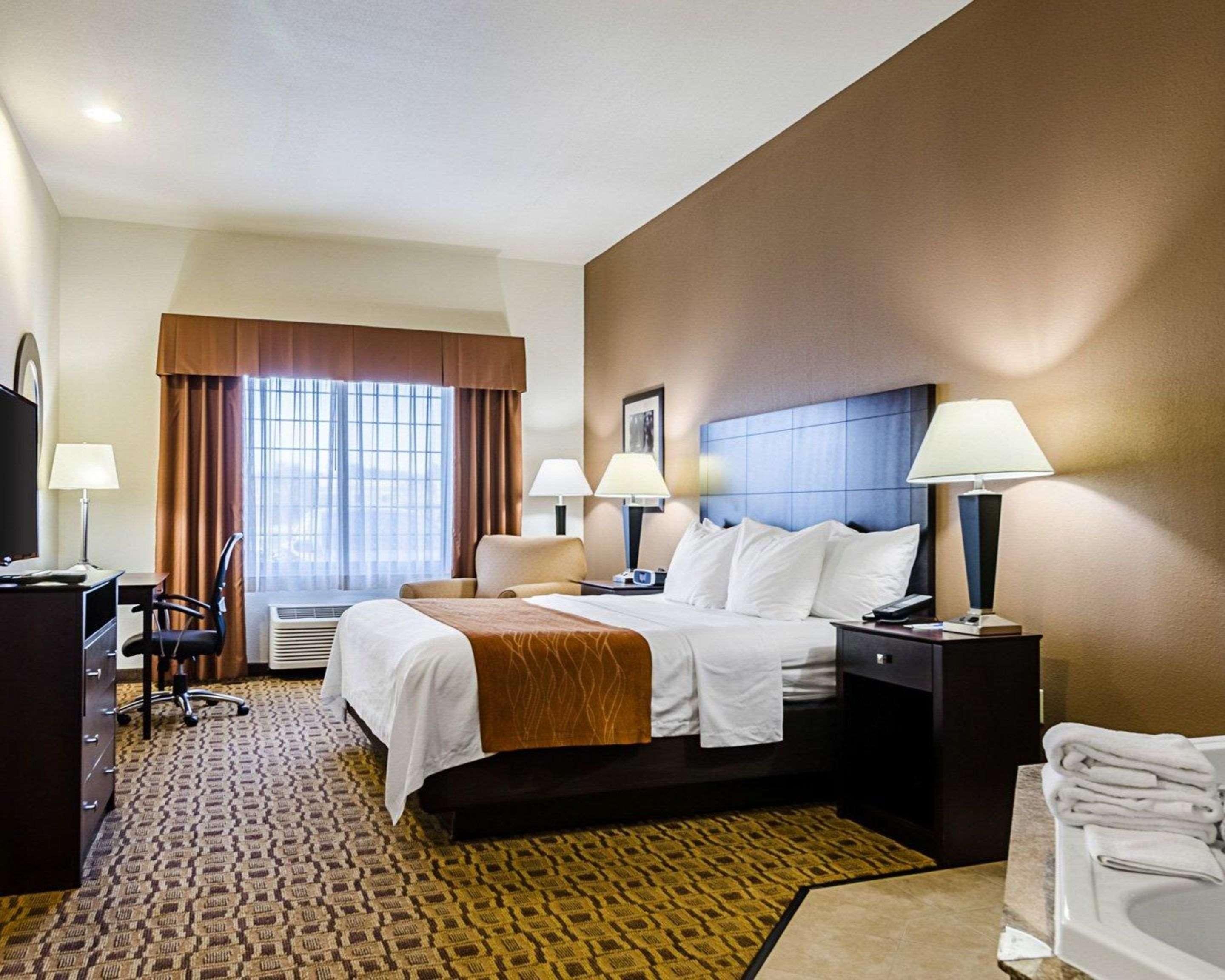 Comfort Inn & Suites Lawrence - University Area Экстерьер фото