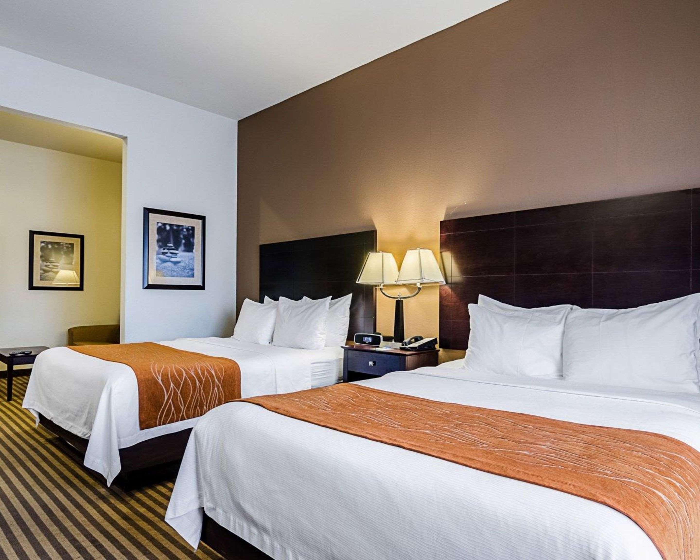 Comfort Inn & Suites Lawrence - University Area Экстерьер фото
