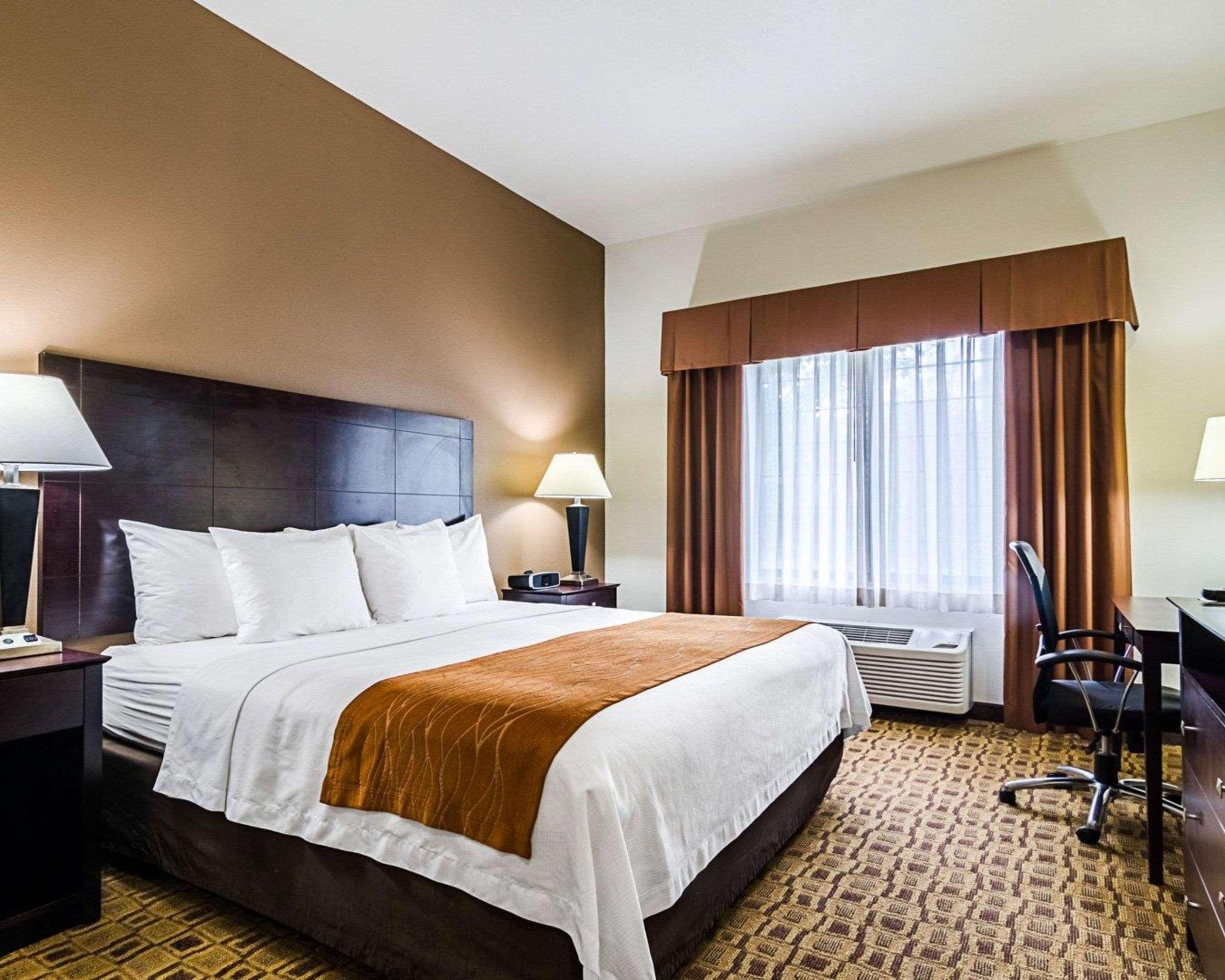 Comfort Inn & Suites Lawrence - University Area Экстерьер фото