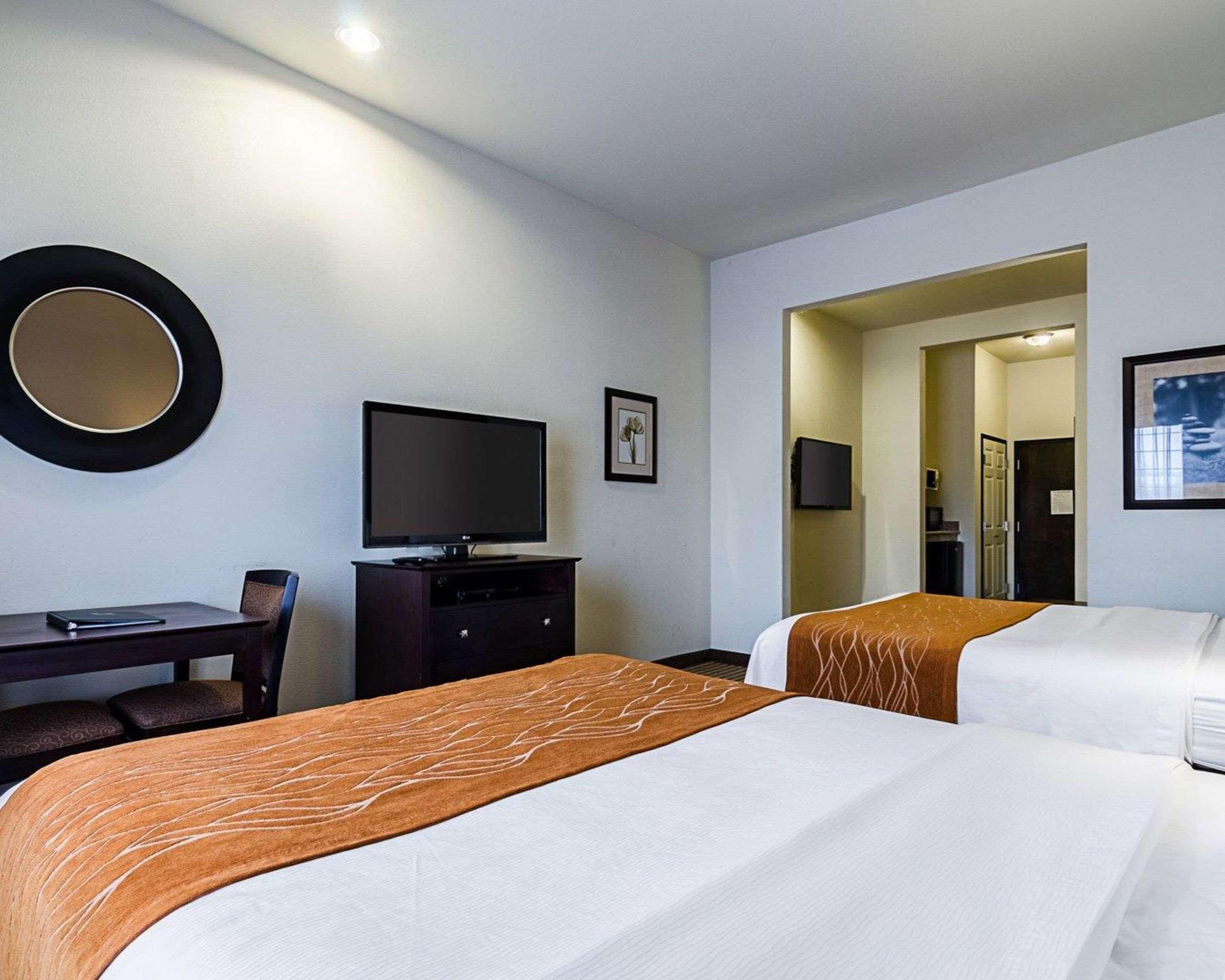 Comfort Inn & Suites Lawrence - University Area Экстерьер фото