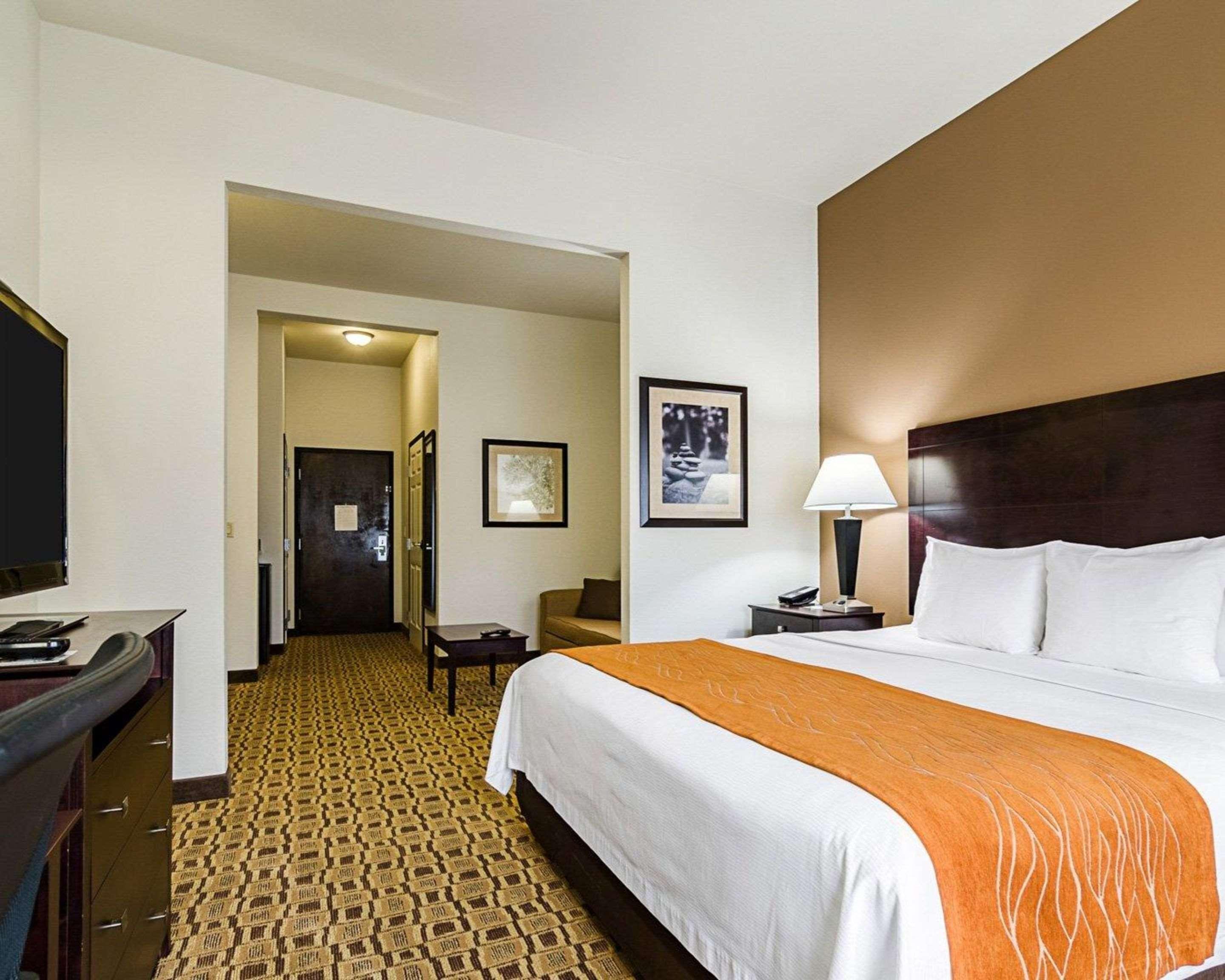Comfort Inn & Suites Lawrence - University Area Экстерьер фото