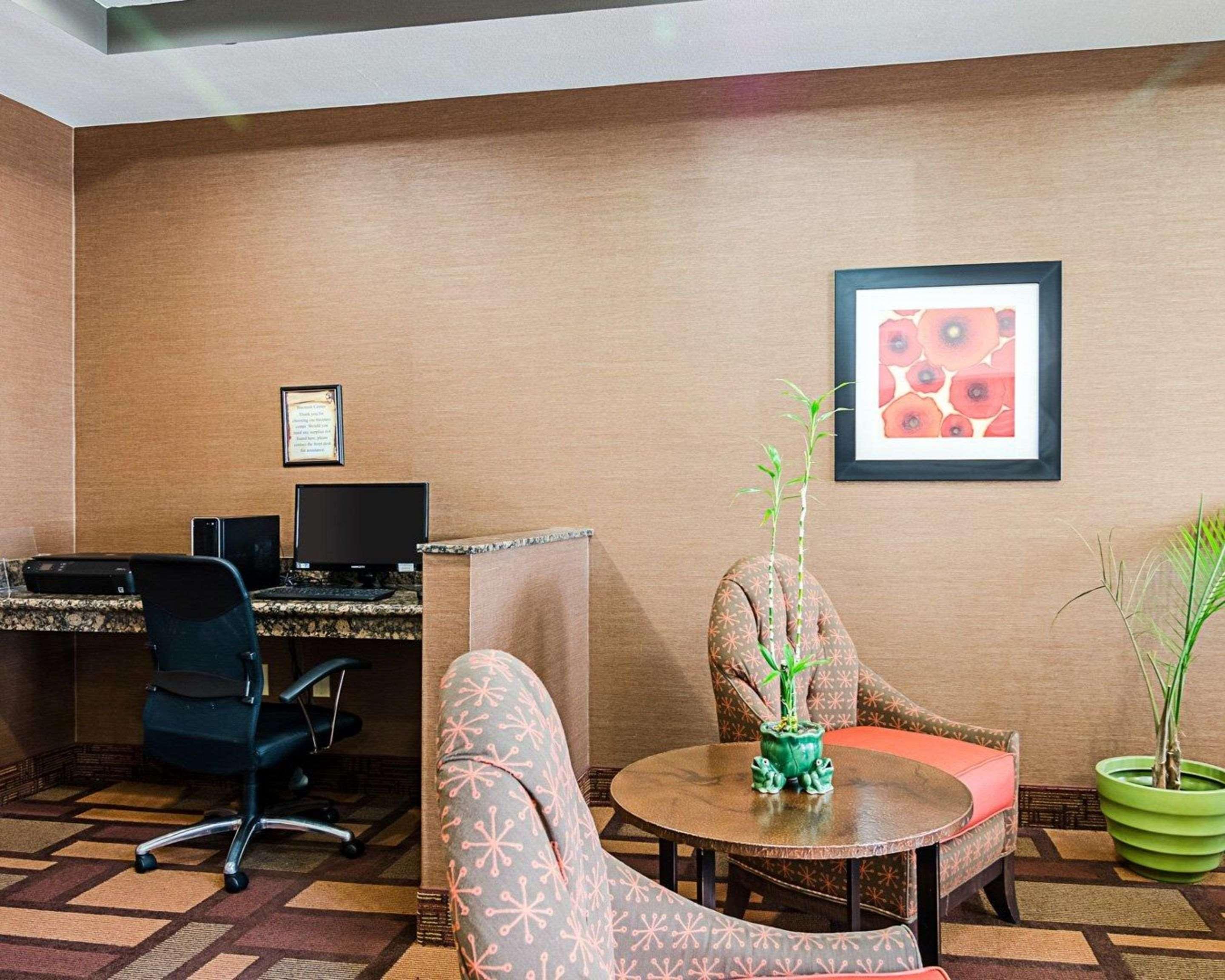 Comfort Inn & Suites Lawrence - University Area Экстерьер фото