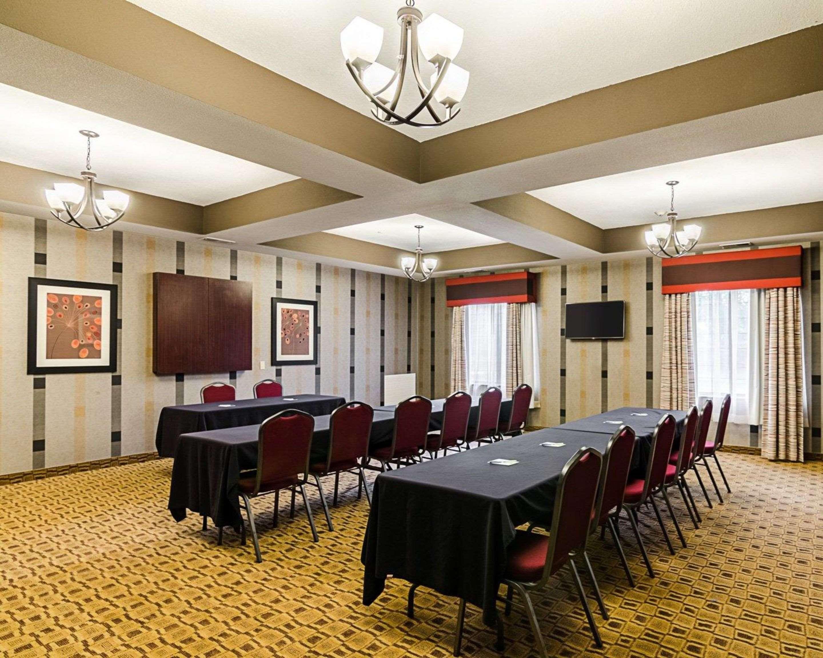 Comfort Inn & Suites Lawrence - University Area Экстерьер фото