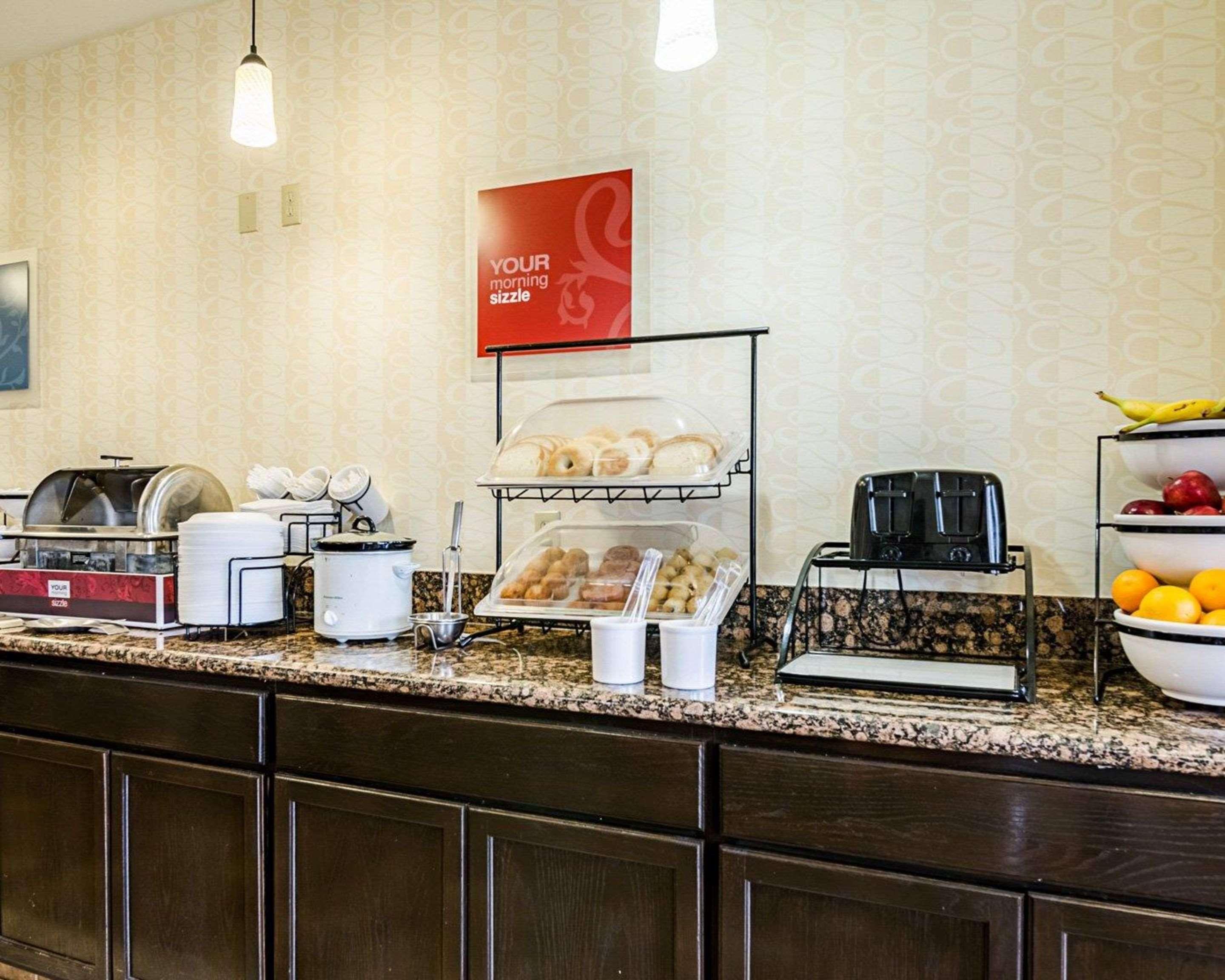 Comfort Inn & Suites Lawrence - University Area Экстерьер фото