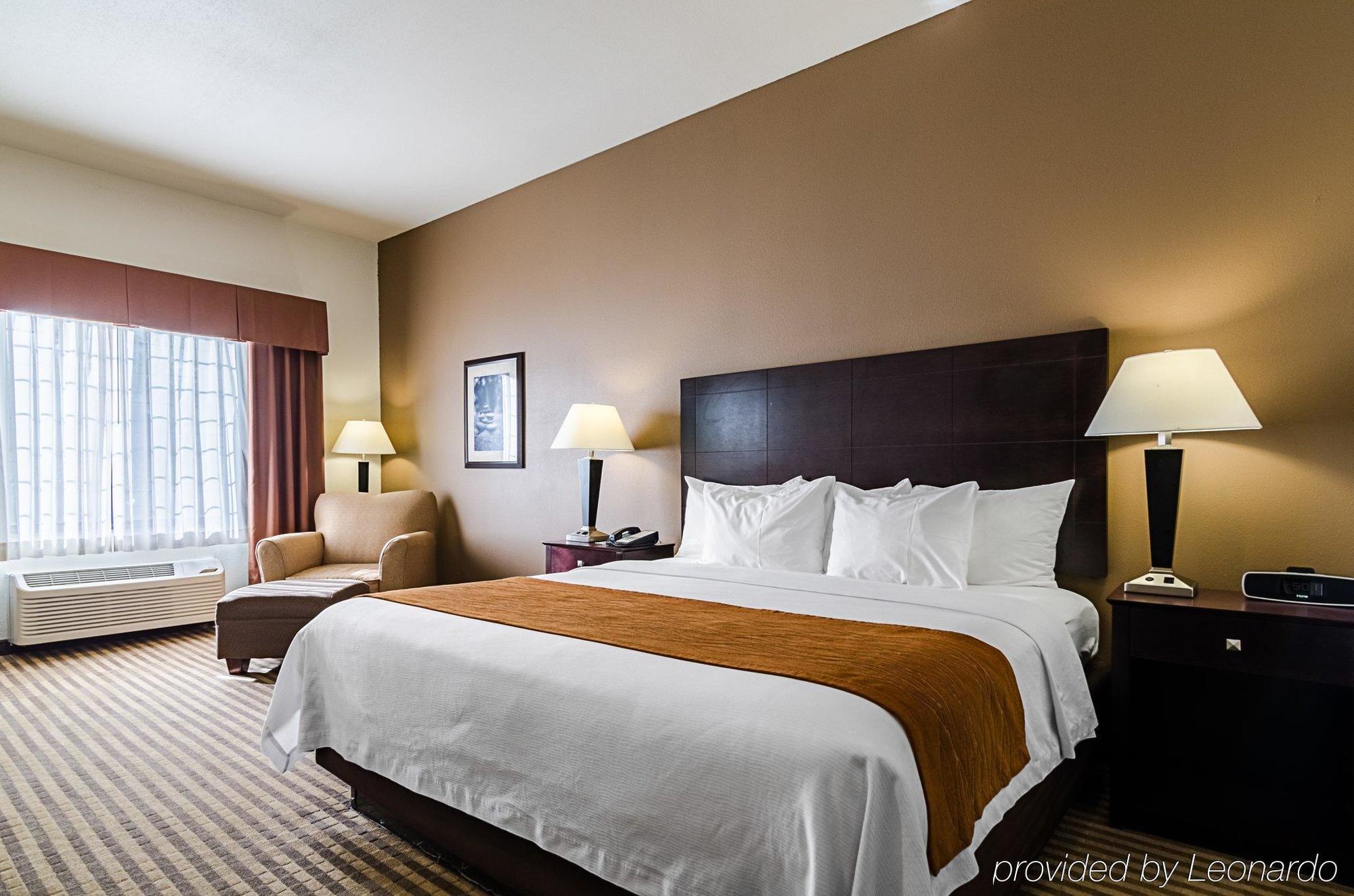 Comfort Inn & Suites Lawrence - University Area Экстерьер фото