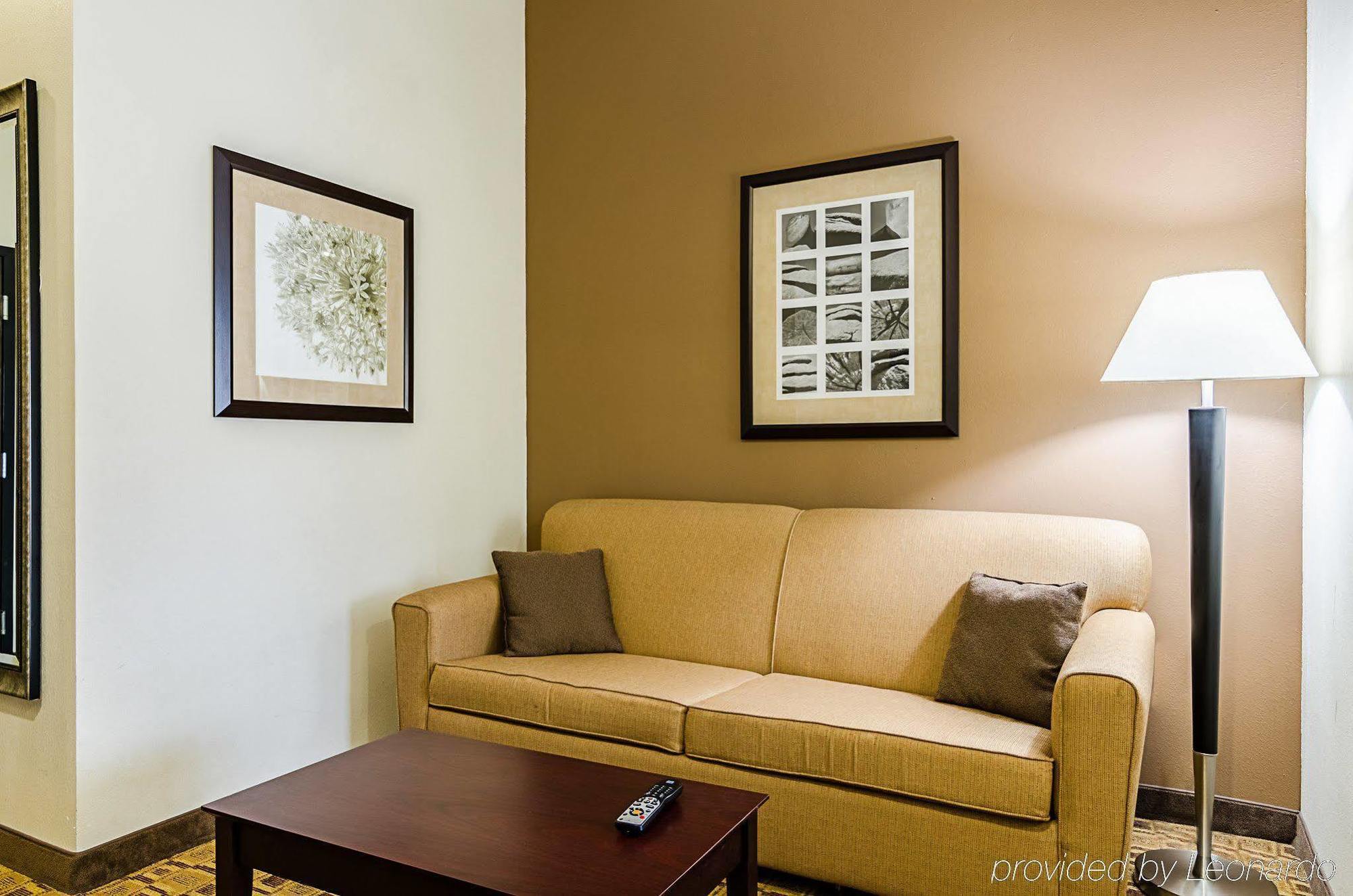 Comfort Inn & Suites Lawrence - University Area Экстерьер фото